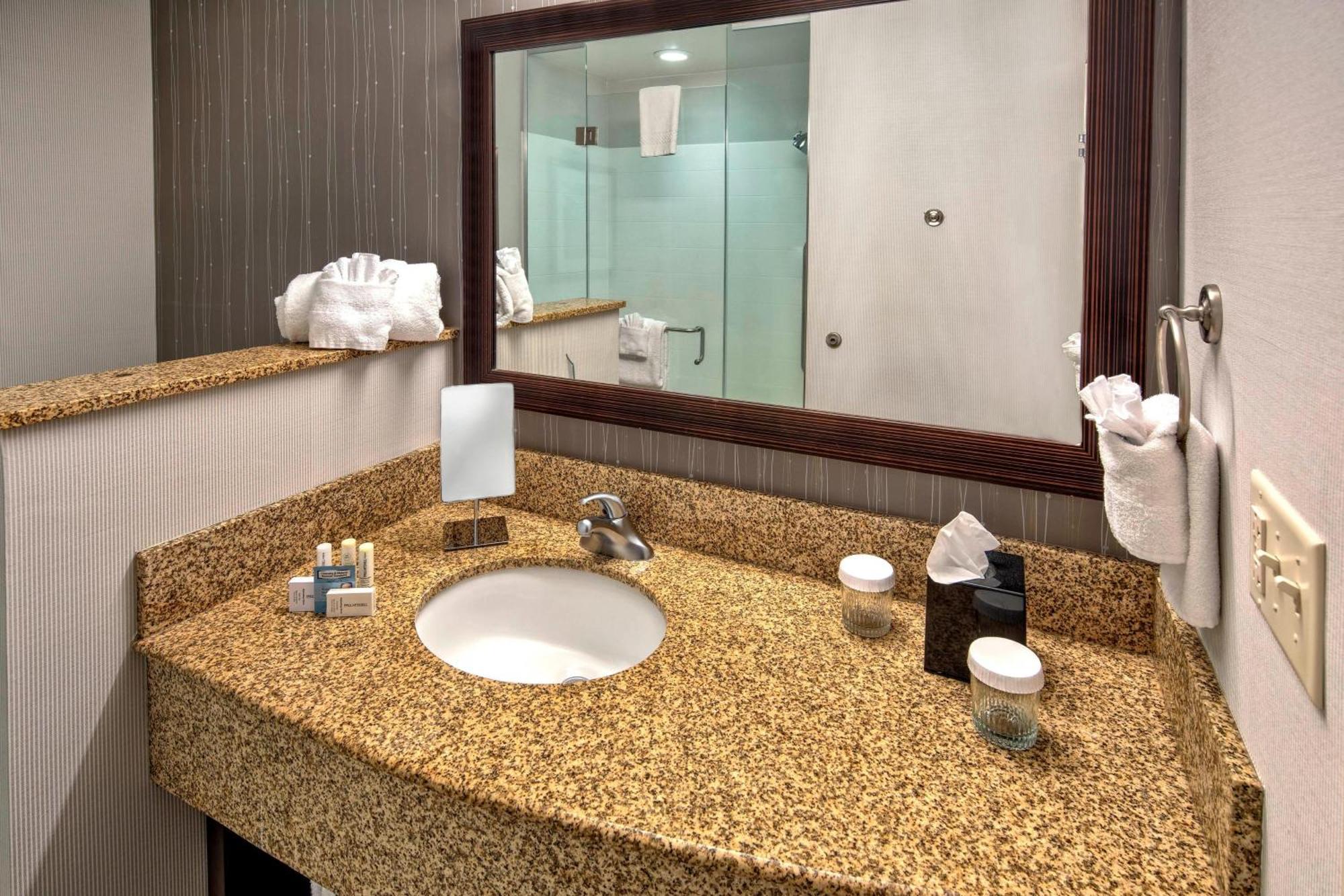 Hotel Courtyard By Marriott Alexandria Exterior foto