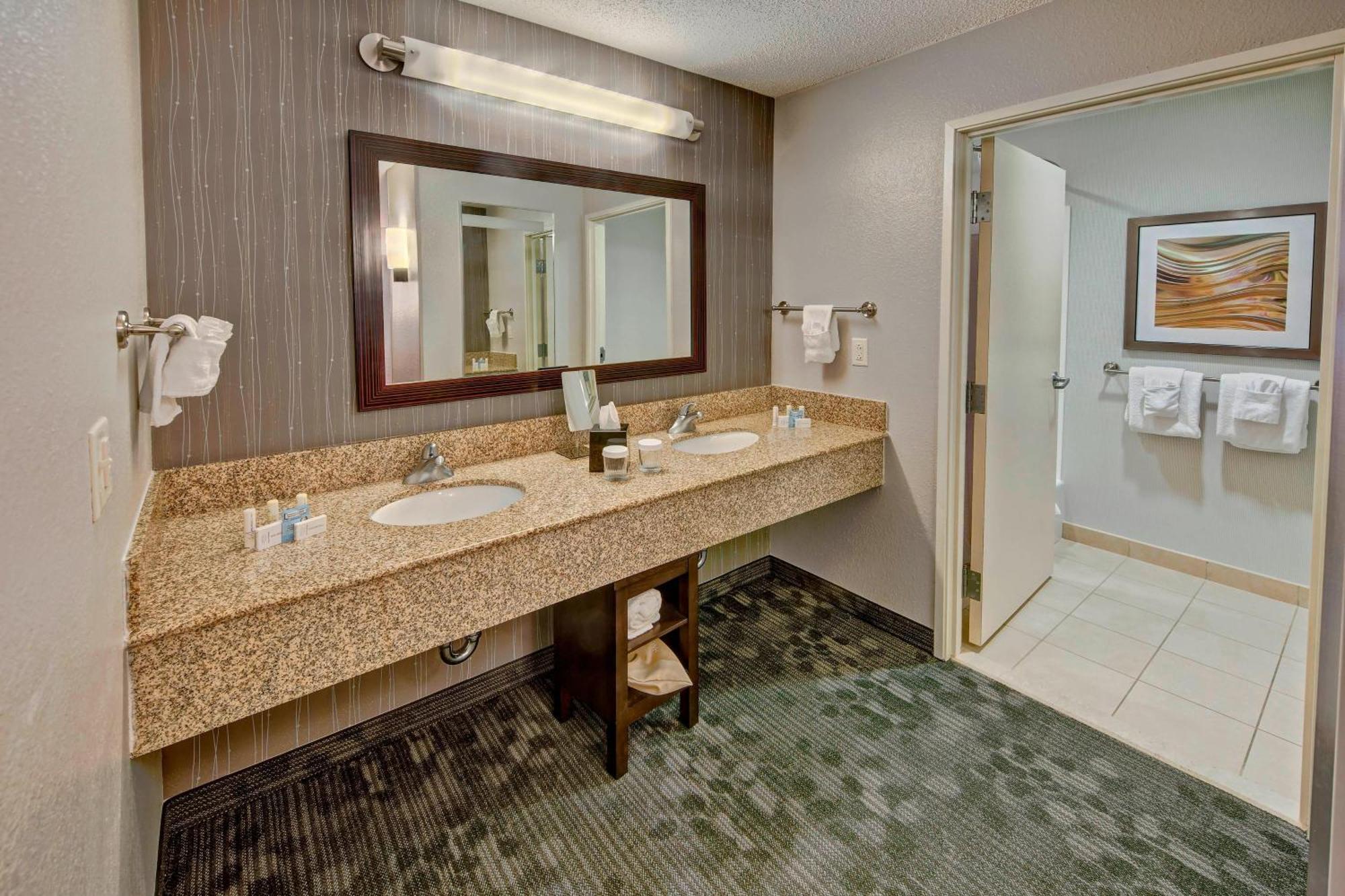 Hotel Courtyard By Marriott Alexandria Exterior foto