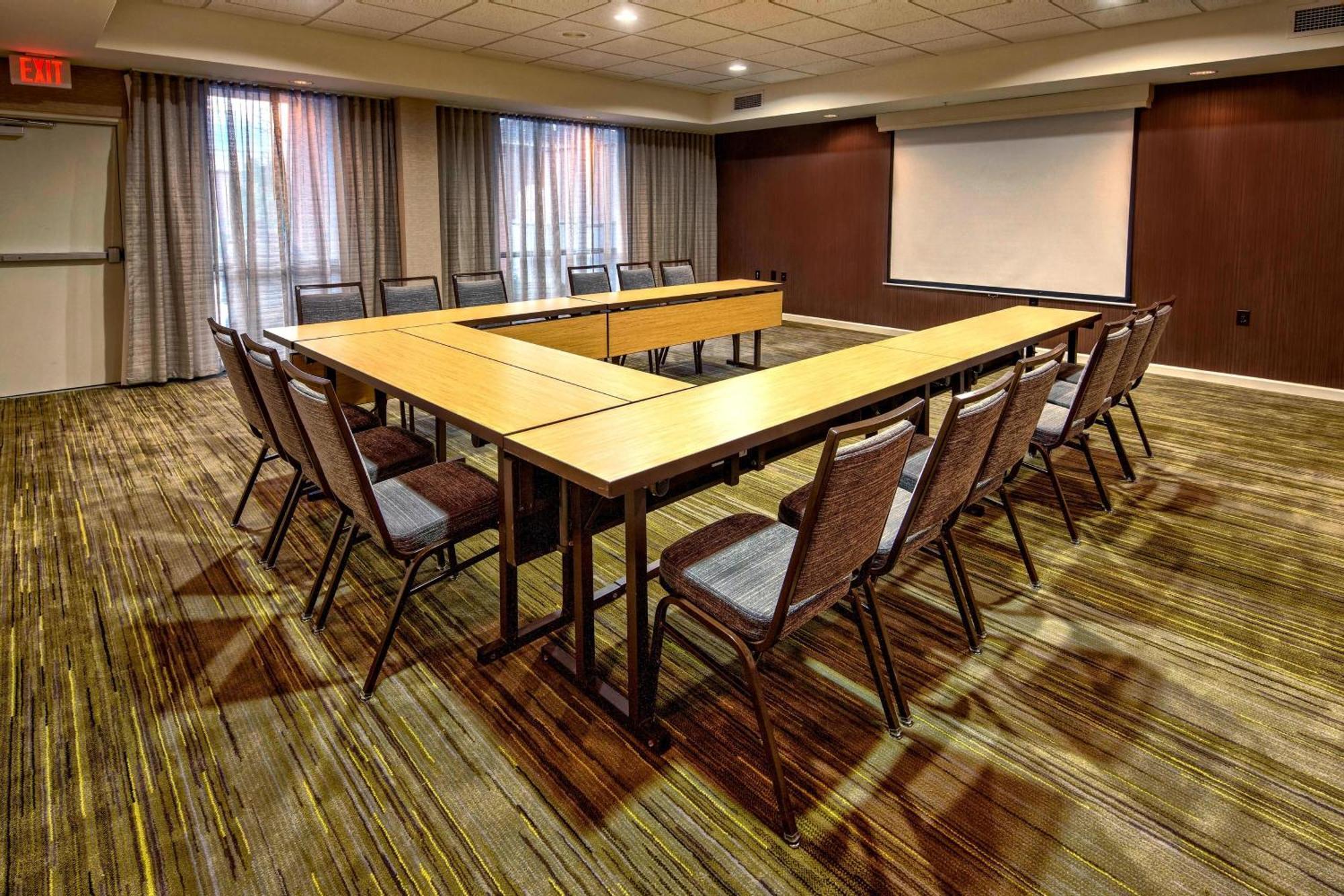 Hotel Courtyard By Marriott Alexandria Exterior foto