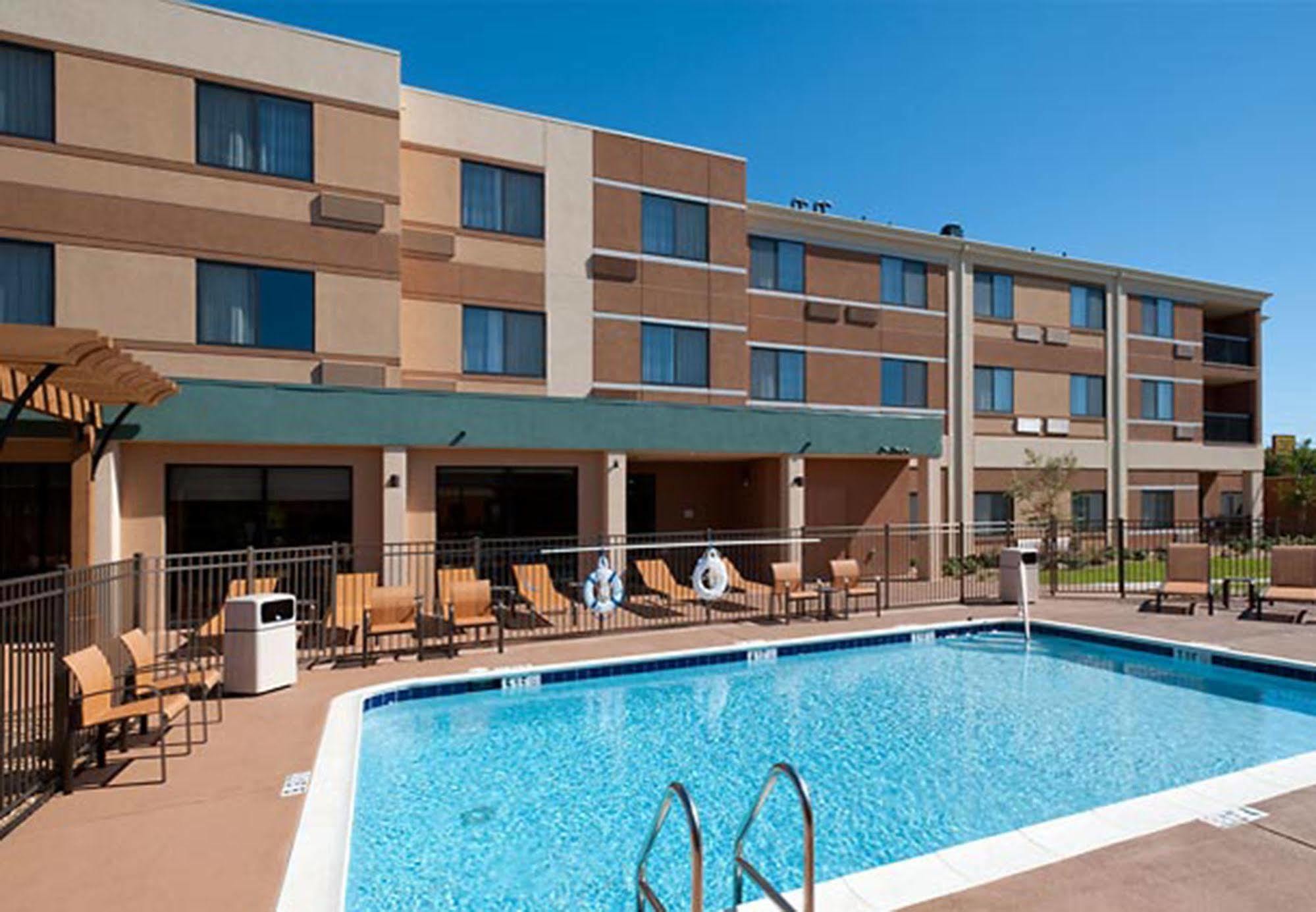 Hotel Courtyard By Marriott Alexandria Exterior foto
